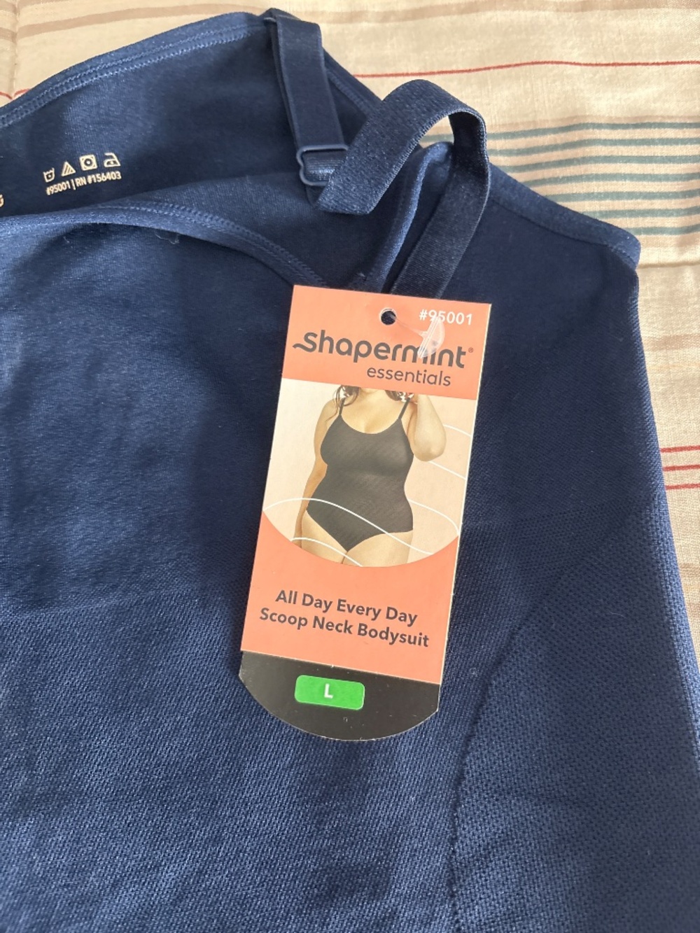 Shapermint Essentials All Day Every Day Scoop Neck Bodysuit - Navy / L x 1 - Picture 3 of 7